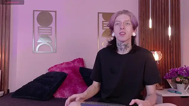 Hanna-Winchester online show from April 12, 8:33 pm