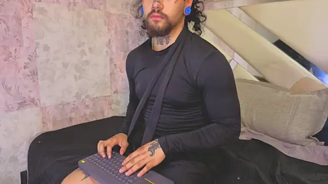 Benny and Mark online show from March 22, 4:29 am