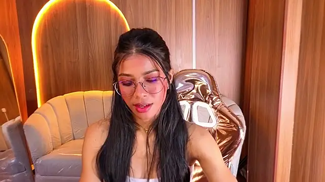 Alina b  online show from April 15, 8:09 pm