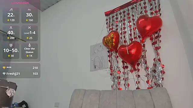 velvetluna  online show from March 4, 11:39 am