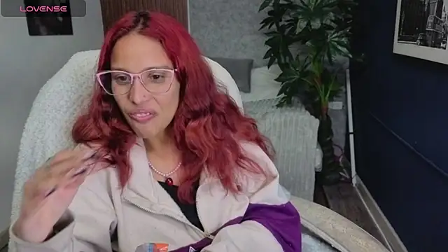 saphire  online show from April 5, 1:15 am