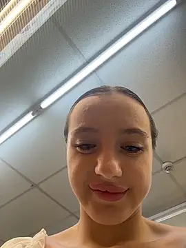 MiaTee online show from April 17, 2:02 am