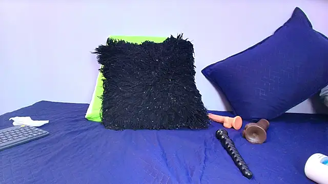 melany roberts  online show from March 12, 3:20 am