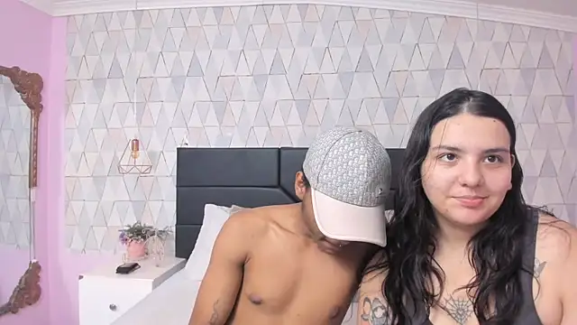dafne and erick  online show from July 2, 9:43 pm