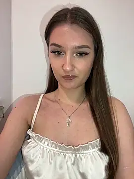 Green eyes lady online show from March 5, 1:51 pm