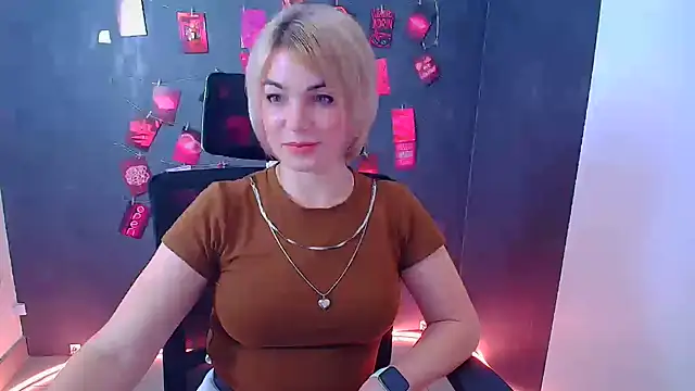 CuttieEmma online show from August 4, 11:49 am