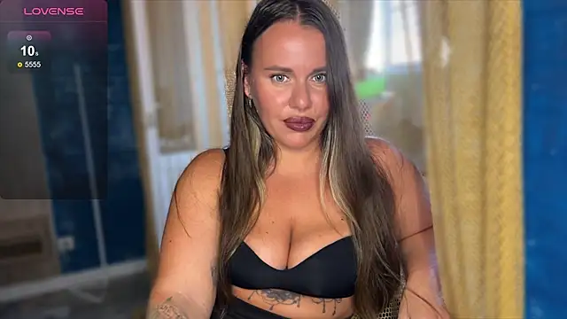 Bottomlesseyes online show from June 26, 11:11 am