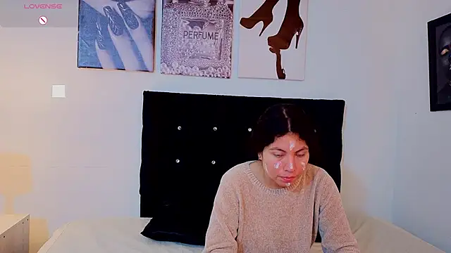 Zoe-yanin online show from March 28, 7:02 pm