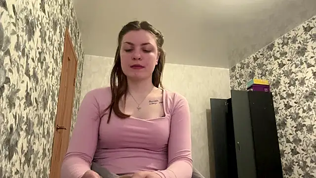 JackiStrum online show from April 17, 9:44 am