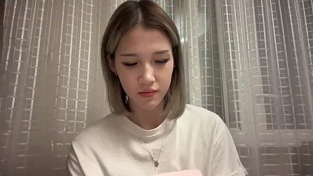 lilXdomiii online show from April 14, 2:50 pm