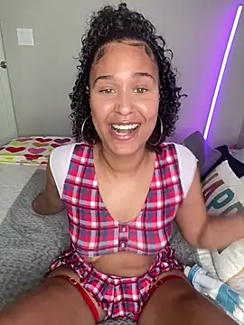 Jamalyce online show from March 28, 7:24 pm