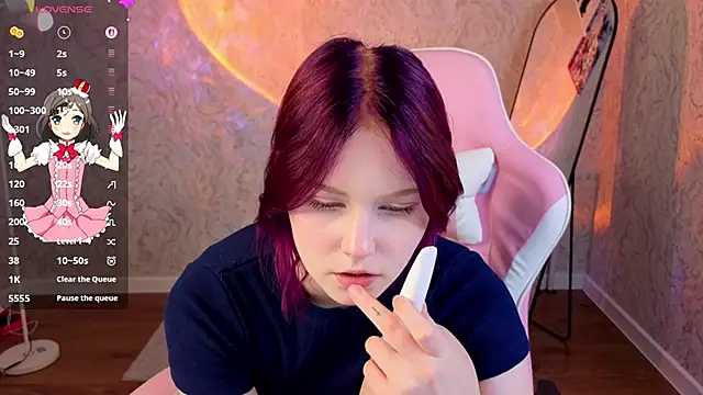 Julia Anis online show from April 10, 6:30 am