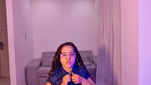 AntonellaBons online show from April 28, 3:21 am