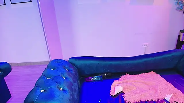 Maddie T18 online show from March 24, 11:59 am