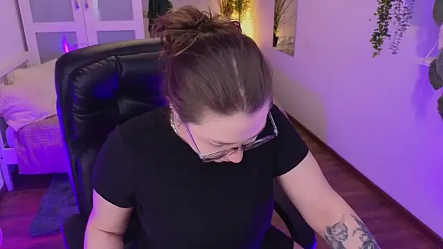 vanessaparadiza online show from May 11, 1:46 pm