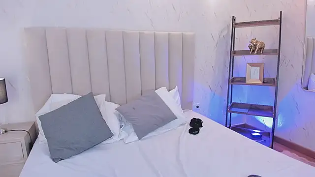 ViolettaRousee  online show from February 11, 10:00 pm