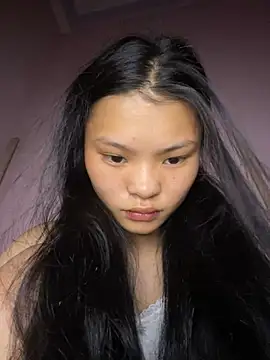 siting00 online show from April 2, 4:15 pm