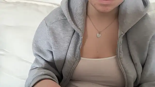 Lucyschickt online show from March 20, 10:31 am