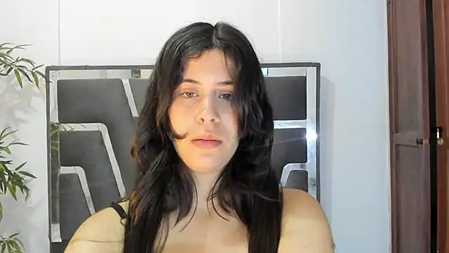 SamanthaHill  online show from February 2, 7:46 pm