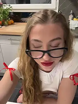 romyxxs online show from March 12, 8:44 pm