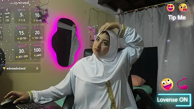 SamiraAwada online show from March 27, 7:03 pm