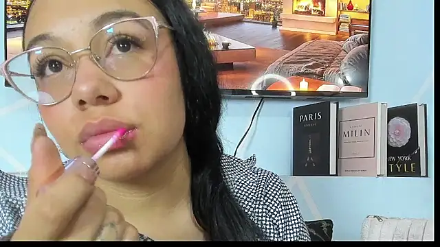 amy noa online show from April 16, 12:33 am