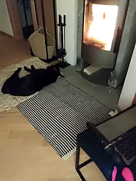 YaraEstelle online show from March 31, 8:09 pm