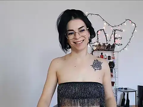 emacandy online show from March 25, 6:16 am