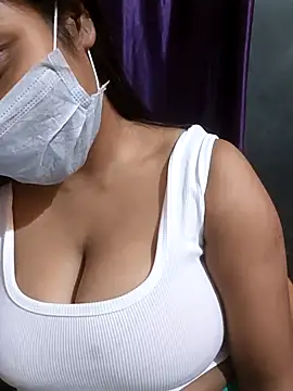 MidnightVibes  online show from April 4, 6:51 pm