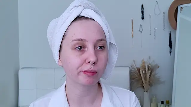 CandiceKingzzz online show from March 18, 12:21 pm