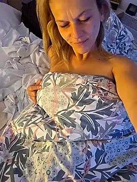 Couple-Kiwii-Orchidee-Boy online show from June 2, 5:08 am
