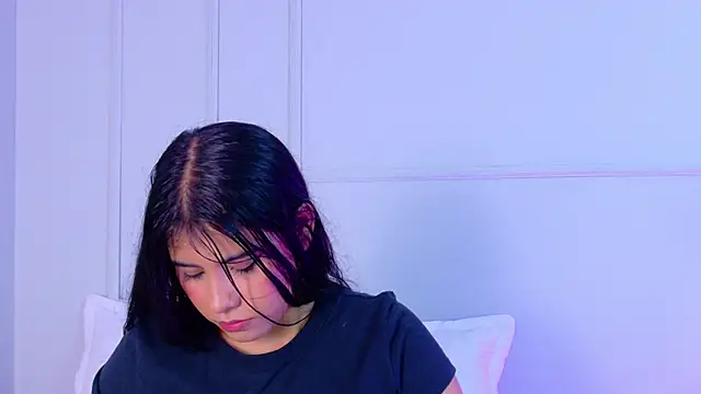 VioletBloomm online show from May 16, 12:26 pm