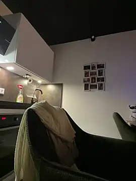 Just-Lilly online show from March 17, 7:40 pm