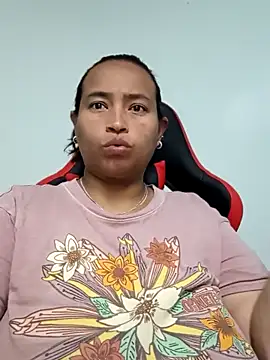 BustySexy Nataly online show from April 10, 5:24 am