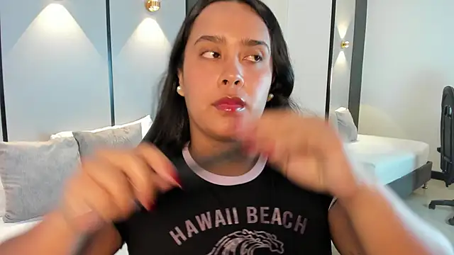 sophia solerr online show from March 31, 1:27 am