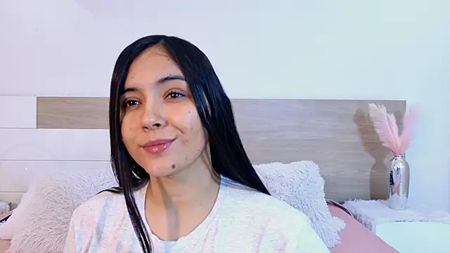 AlisonLamer online show from April 11, 3:05 pm