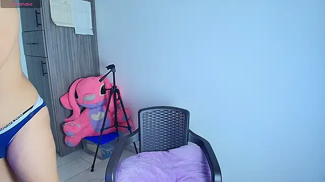 alys love online show from April 11, 2:10 pm