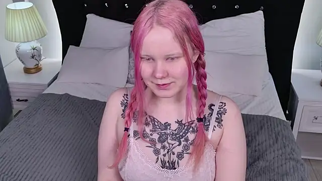 AnnieVibe online show from March 4, 5:52 pm