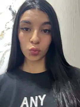 NaniBlossomX online show from April 18, 12:57 am