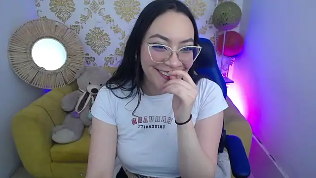 ALISS M  online show from March 9, 8:12 pm