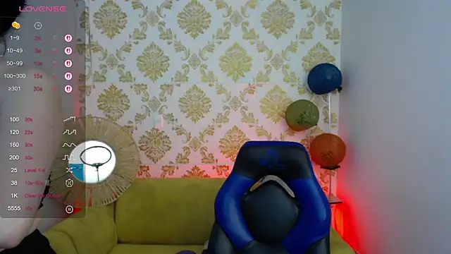 ALISS M  online show from April 15, 9:04 pm