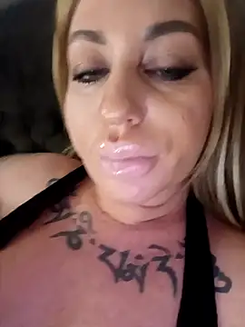 MiaMooly online show from March 14, 5:47 pm