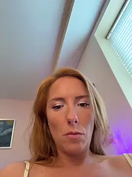 mooviebaby online show from April 14, 7:25 pm