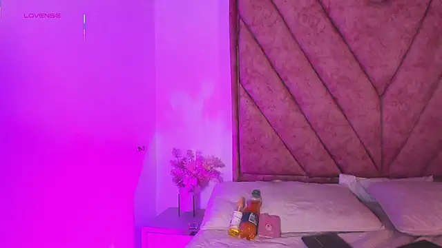 Miss-Sunny online show from April 16, 8:08 pm