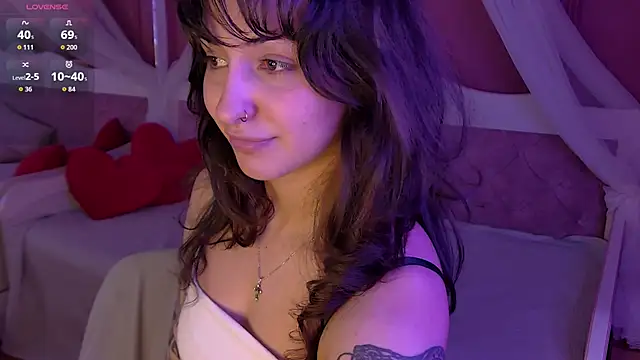 AngelaCox online show from April 11, 7:45 am