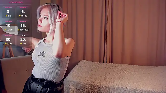 GoldenLenarz online show from March 10, 11:03 am