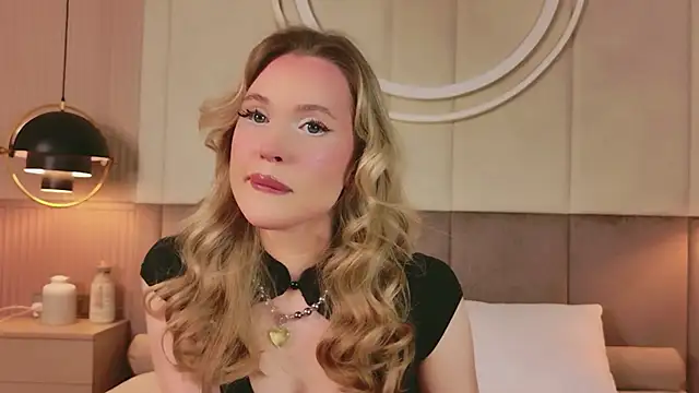 Beckie White online show from May 9, 9:50 pm