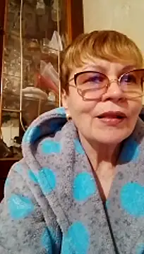 SophieBurns online show from April 12, 11:24 am