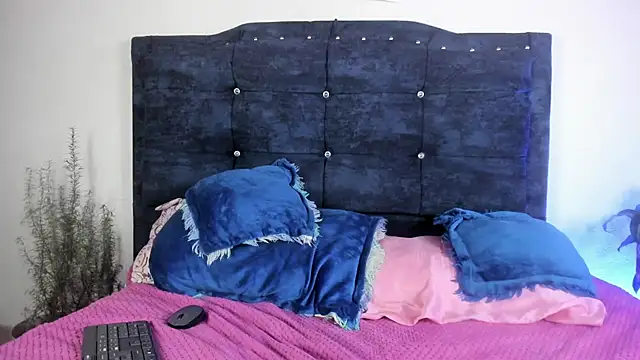 sexy diablaa online show from March 3, 3:51 pm