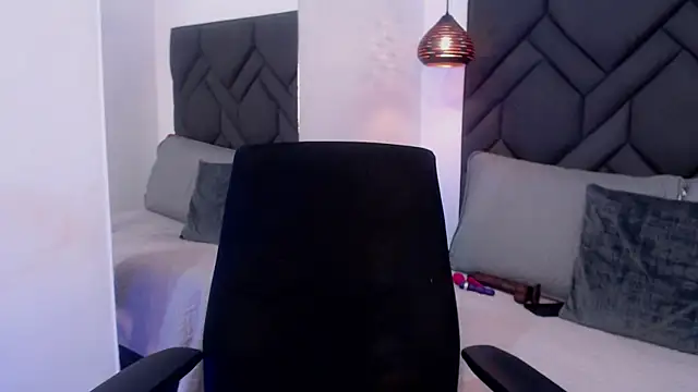 Cataleya marinn online show from April 4, 10:19 pm